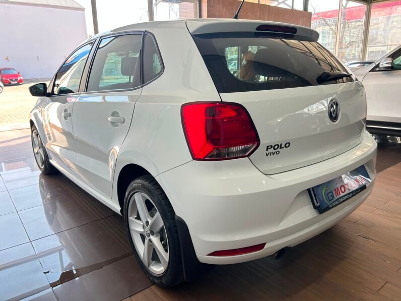 VOLKSWAGEN POLO VIVO 1.6 HIGHLINE