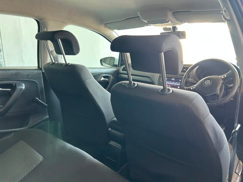 VOLKSWAGEN POLO VIVO 1.6 HIGHLINE