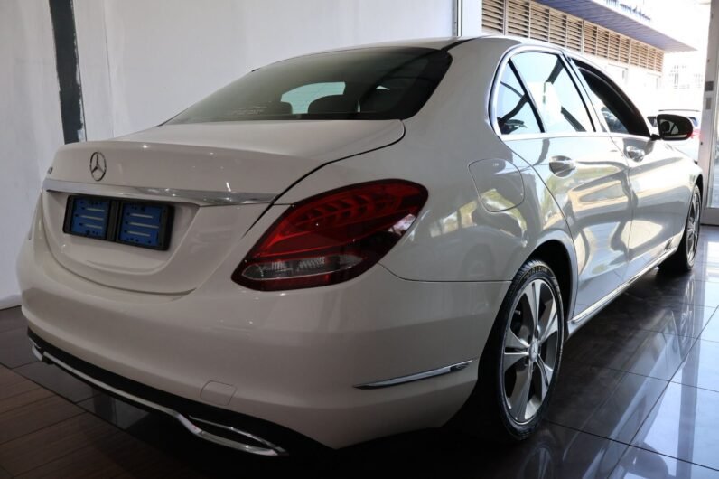 MERCEDES BENZ C220D