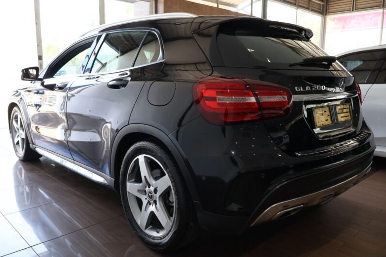 MERCEDES BENZ GLA 200