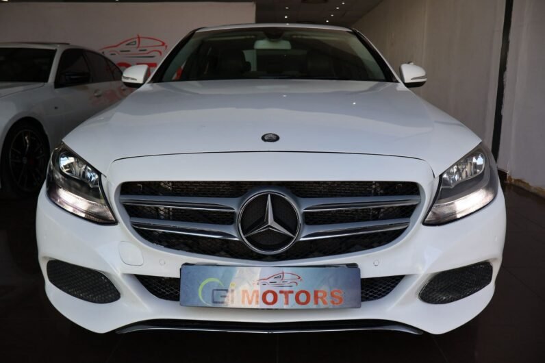 MERCEDES BENZ C220D