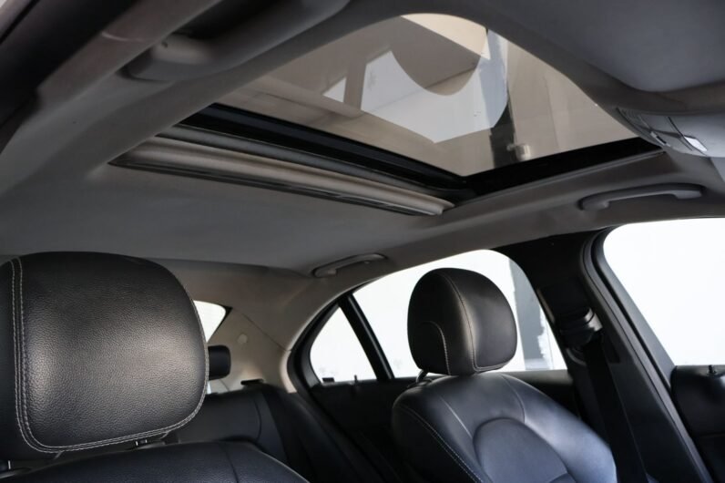 MERCEDES BENZ C220D