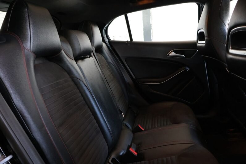 MERCEDES BENZ GLA 200
