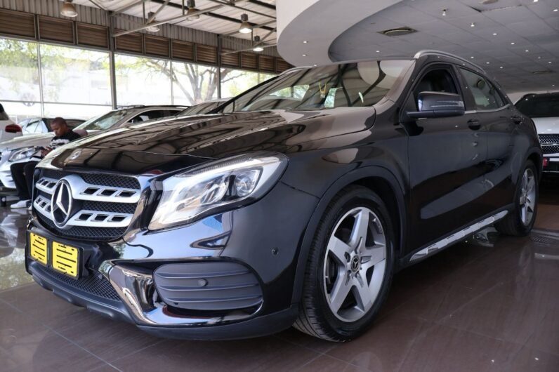 MERCEDES BENZ GLA 200