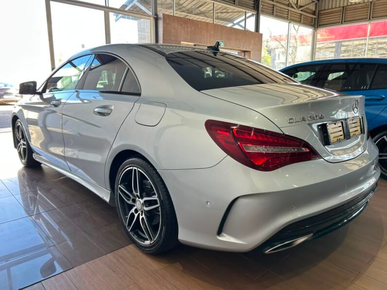 Mercedes-Benz CLA 200 Auto