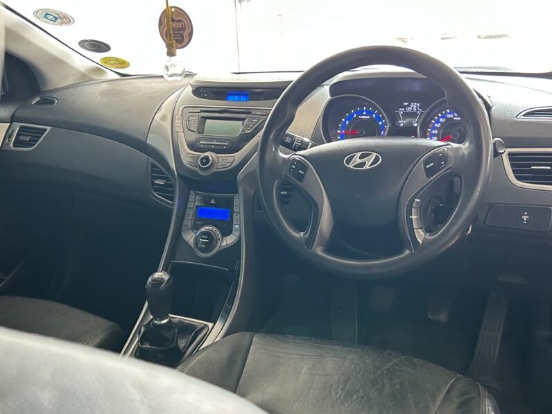 HYUNDAI ELANTRA 1.6