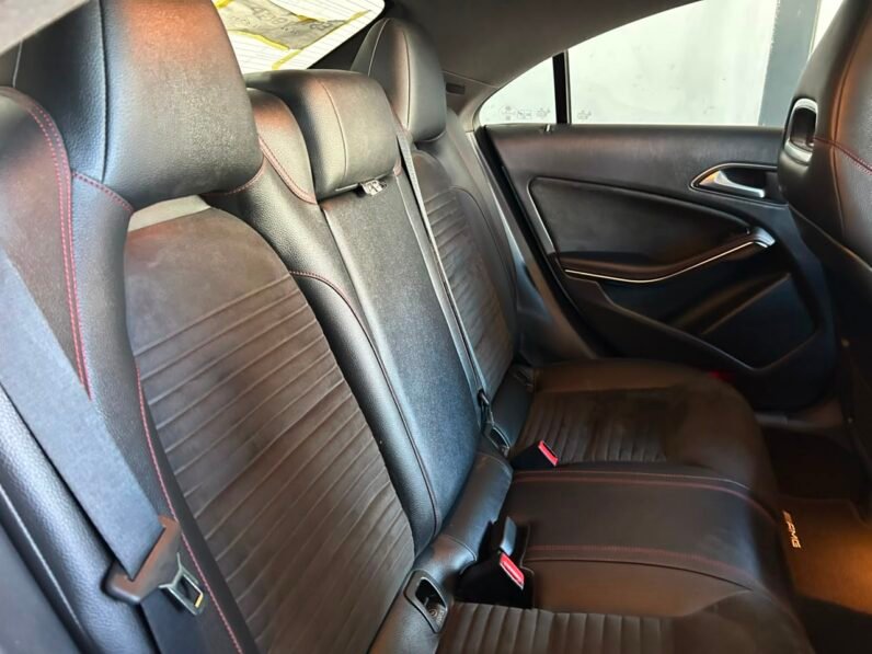Mercedes-Benz CLA 200 Auto