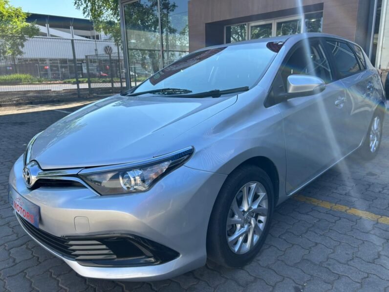 TOYOTA AURIS