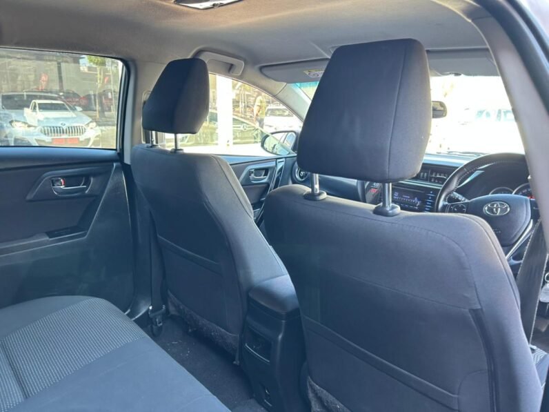 TOYOTA AURIS