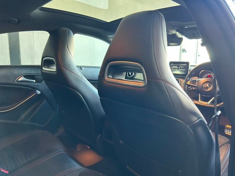 Mercedes-Benz CLA 200 Auto