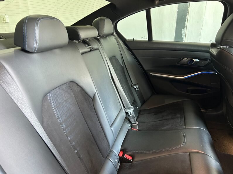 BMW 330i MSPORT