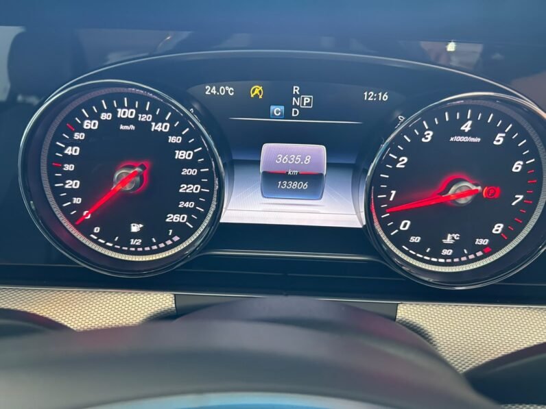 MERCEDES BENZ E200