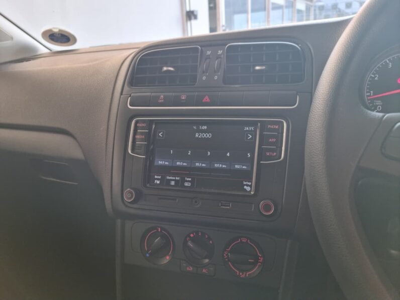 VOLKSWAGEN POLO VIVO 1.4