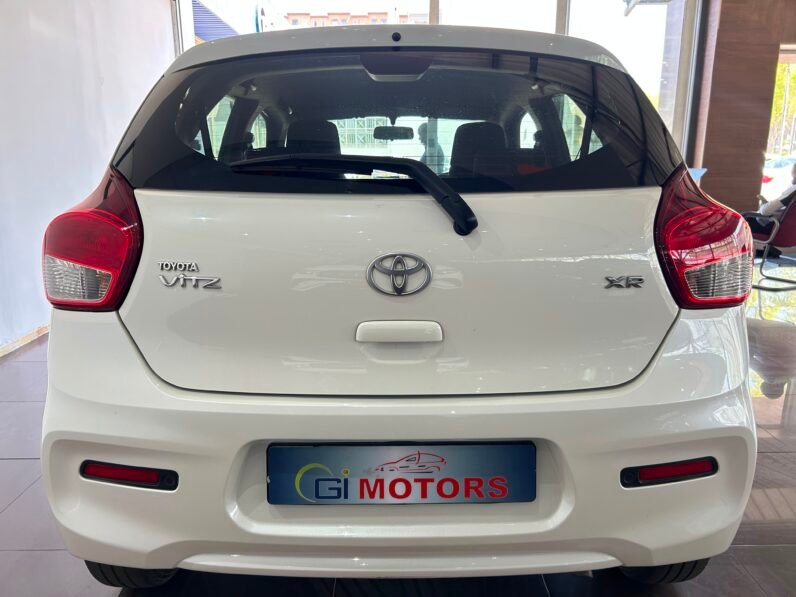TOYOTA VITZ 1.0 XR