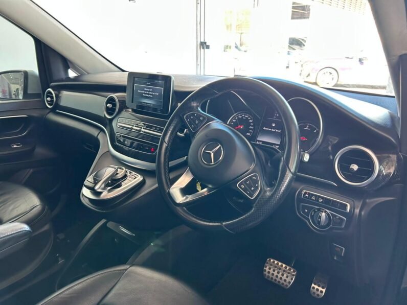 Mercedes-Benz V-Class V 220 CDi Avantgarde Auto