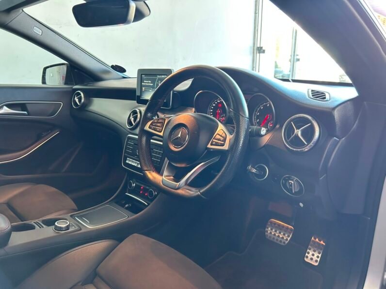 Mercedes-Benz CLA 200 Auto
