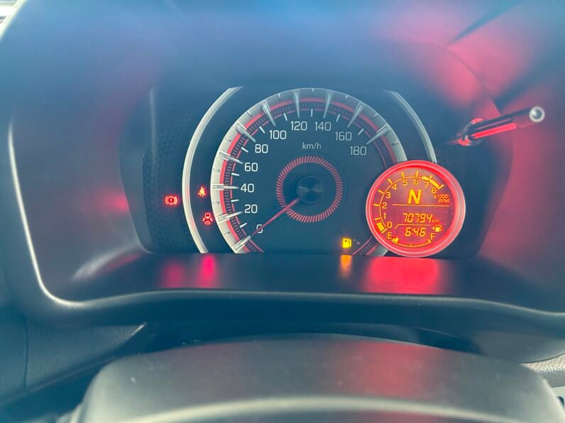 TOYOTA VITZ 1.0 XR