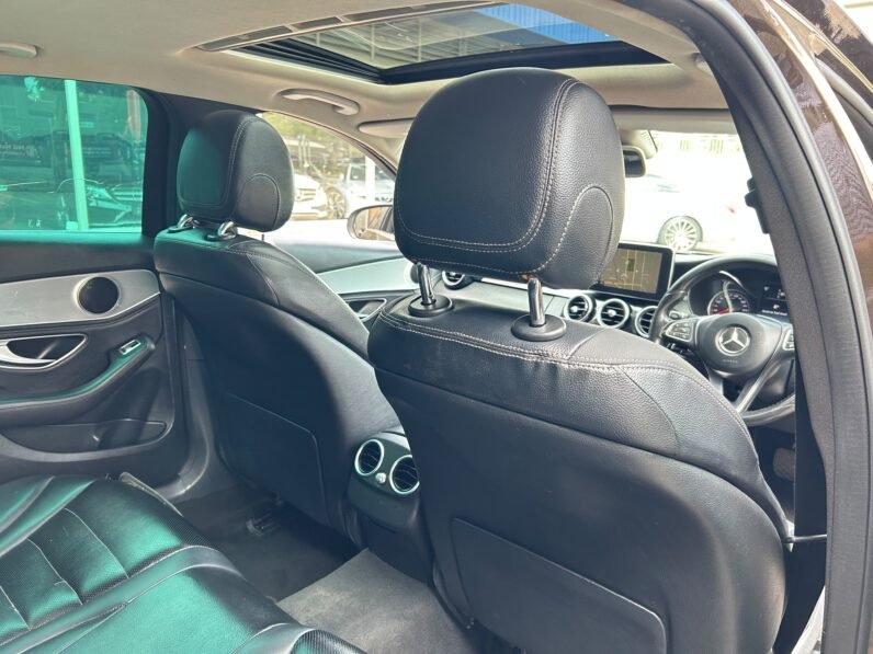 2015 Mercedes-Benz C-Class C 220 Bluetec Avantgarde Auto