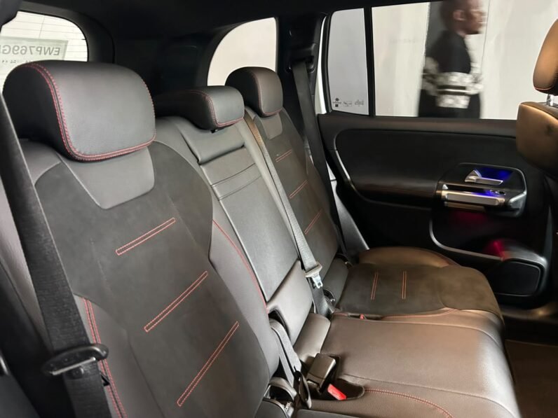 MERCEDES BENZ GLB 250 AMG LINE