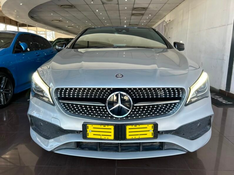 Mercedes-Benz CLA 200 Auto