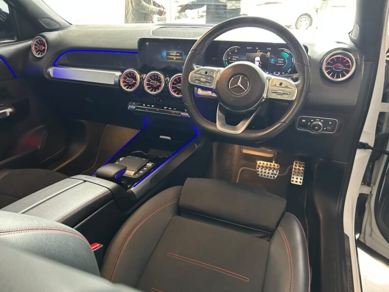 MERCEDES BENZ GLB 250 AMG LINE