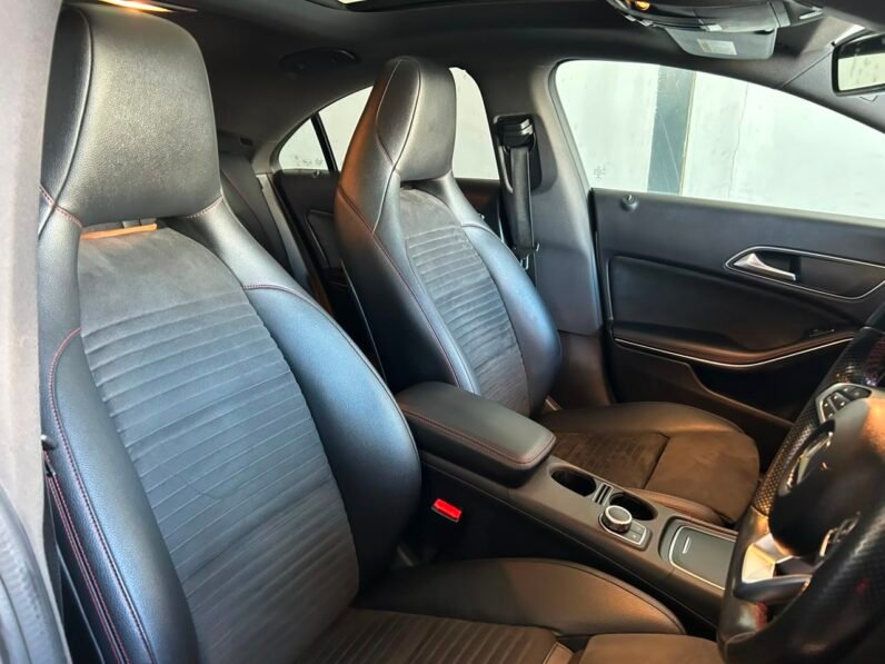Mercedes-Benz CLA 200 Auto