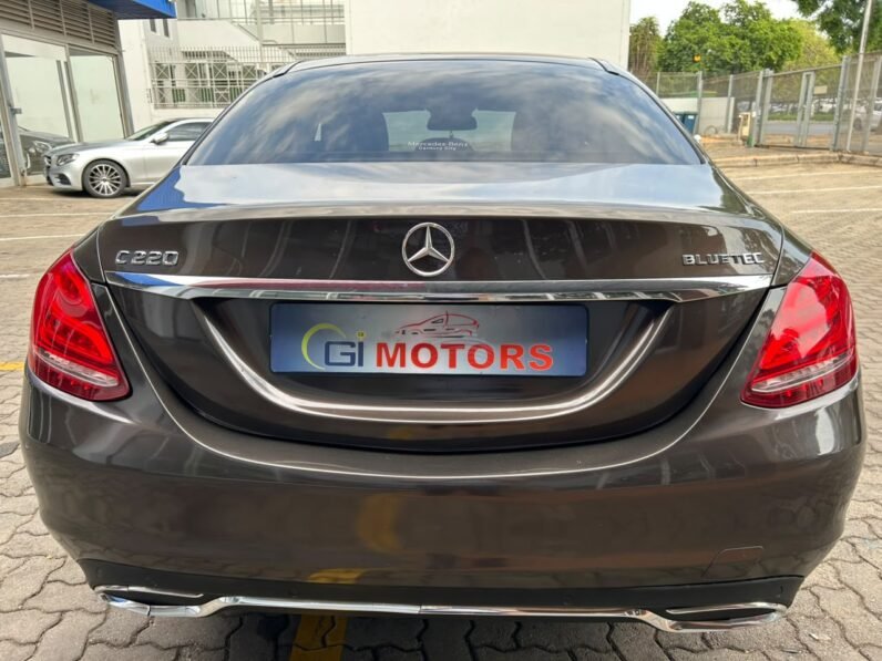 2015 Mercedes-Benz C-Class C 220 Bluetec Avantgarde Auto