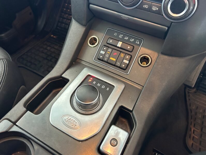 LAND ROVER DISCOVERY 3.0 V6 SE