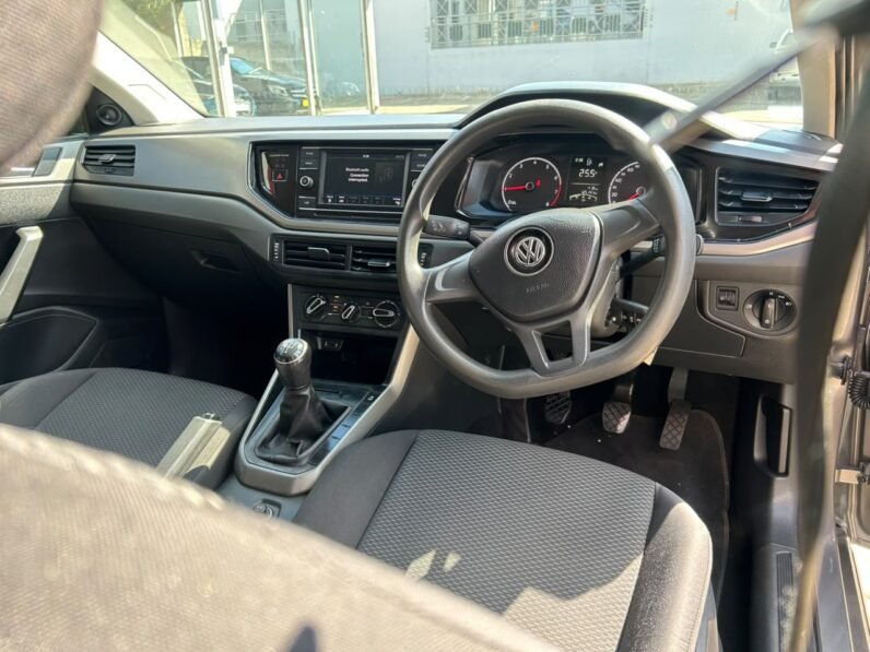 VOLKSWAGEN POLO 1.0 TSI TRENDLINE