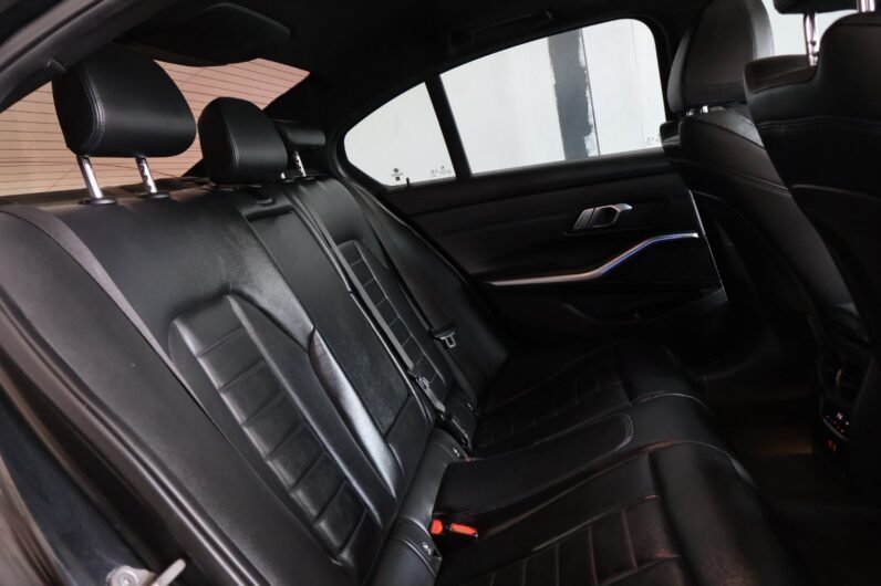 BMW 330i MSPORT