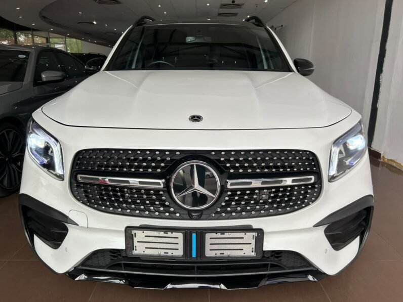 MERCEDES BENZ GLB 250 AMG LINE
