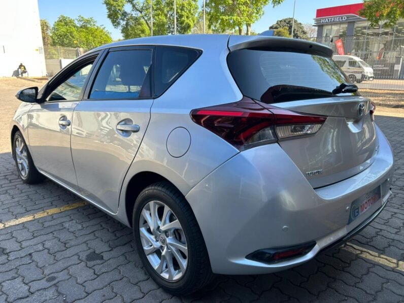 TOYOTA AURIS