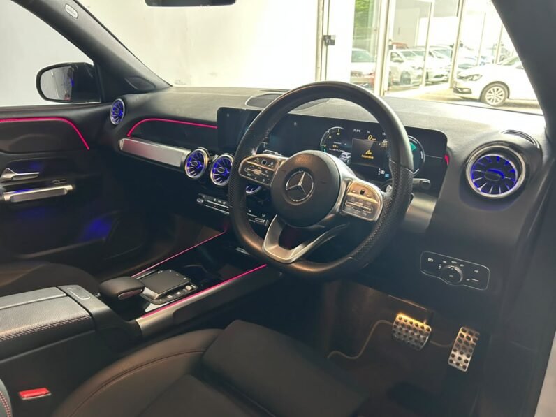 MERCEDES BENZ GLB 250 AMG LINE