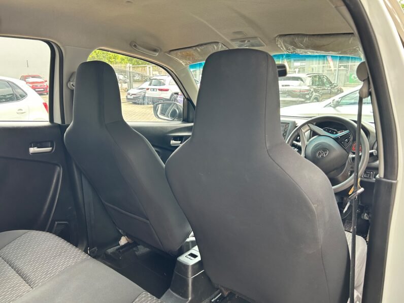 TOYOTA VITZ 1.0 XR