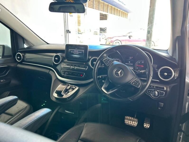 Mercedes-Benz V-Class V 220 CDi Avantgarde Auto