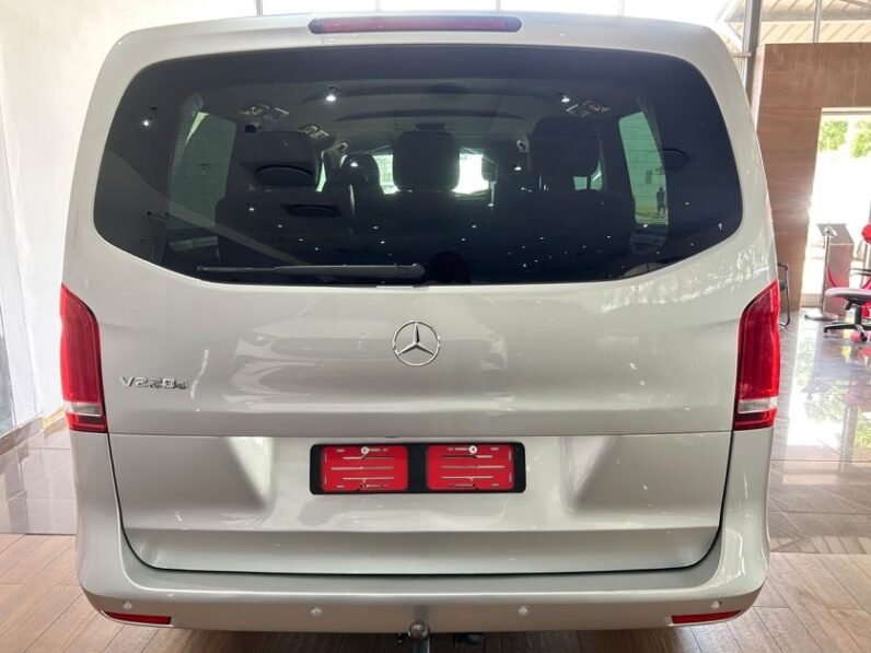 Mercedes-Benz V-Class V 220 CDi Avantgarde Auto