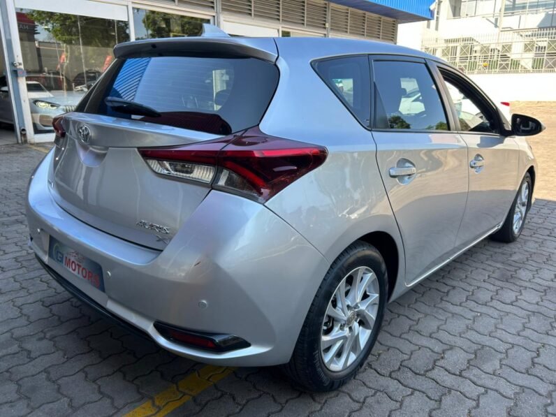 TOYOTA AURIS