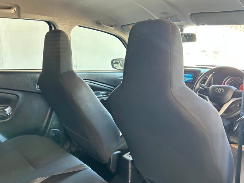 TOYOTA VITZ 1.0 XR