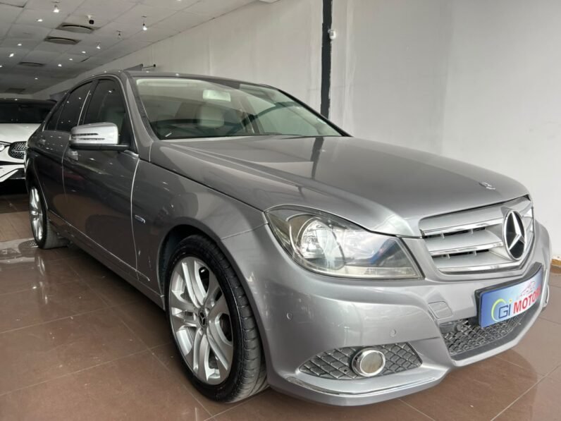 MERCEDES BENZ C180 BE AVANTGARDE AUTO