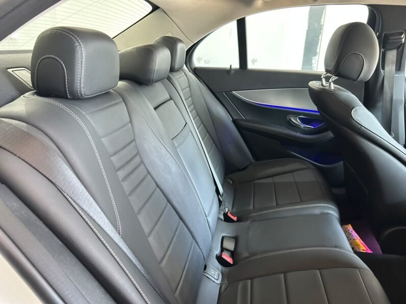 MERCEDES BENZ E200