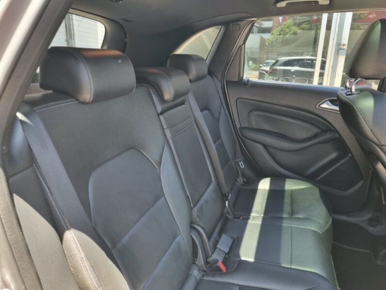 MERCEDES BENZ B200