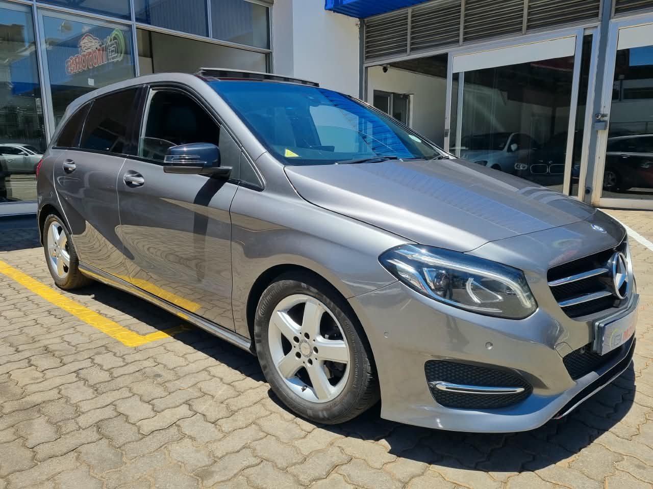 MERCEDES BENZ B200