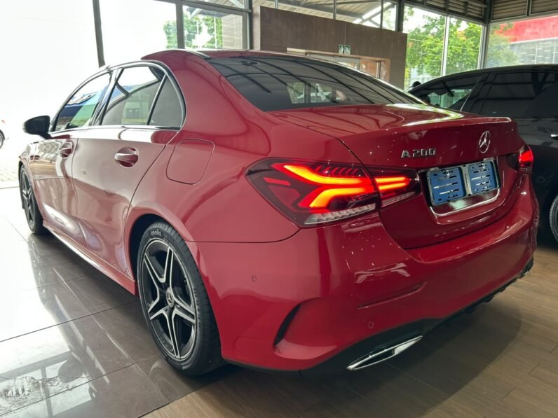 MERCEDES BENZ A200 SEDAN AMG