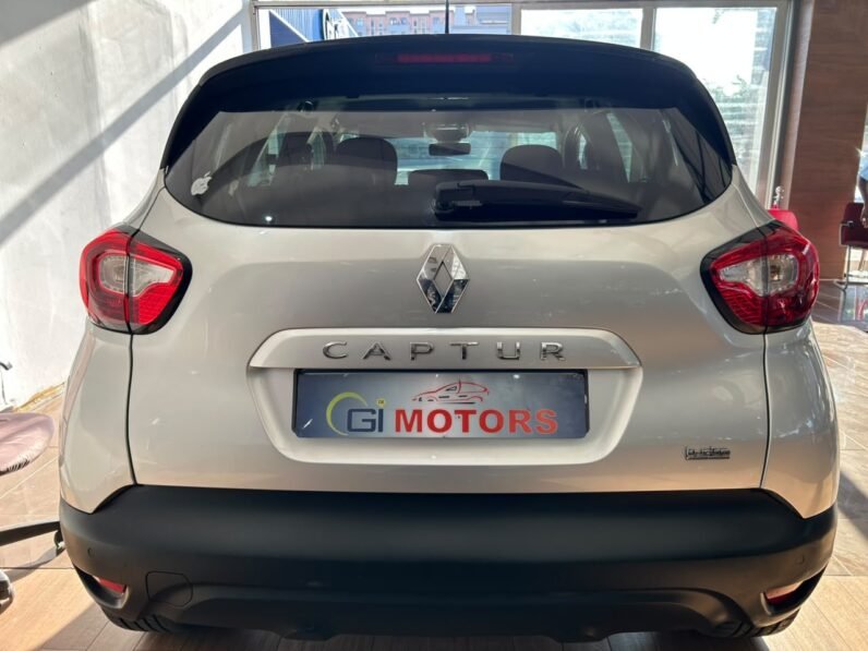 Renault Captur 900T Expression (66kW)