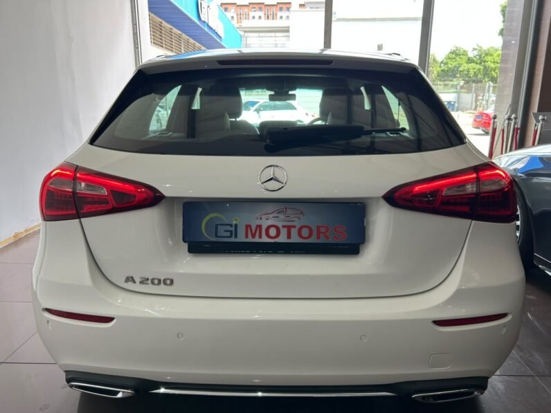 MERCEDES BENZ A200