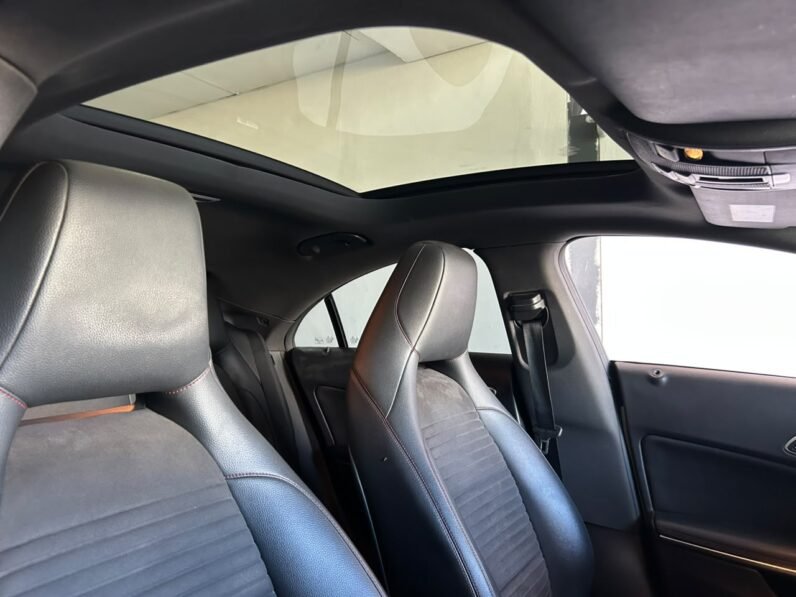 MERCEDES BENZ CLA 200 AMG
