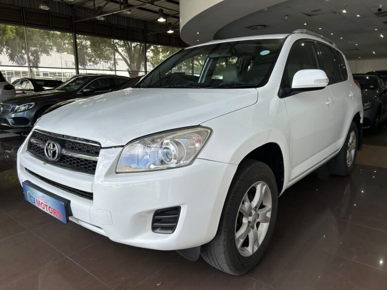 TOYOTA RAV4 2.0