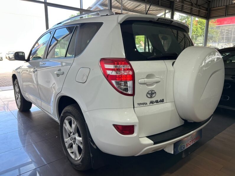 TOYOTA RAV4 2.0