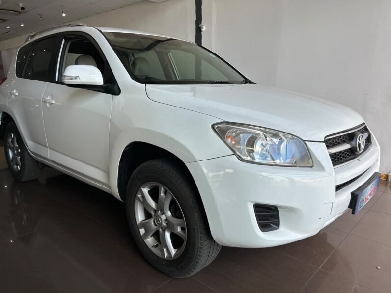 TOYOTA RAV4 2.0