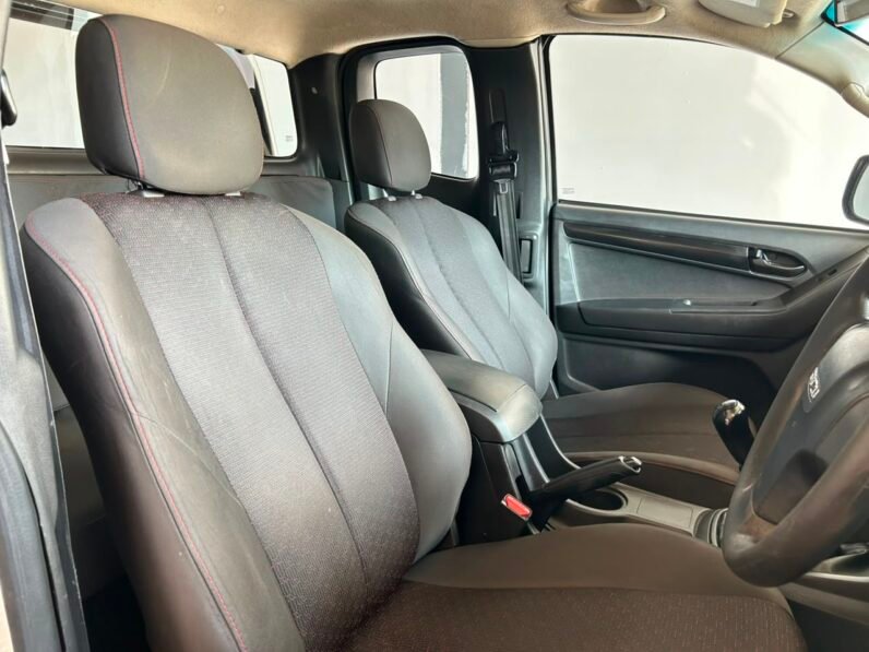 ISUZU KB250 SUPERCAB